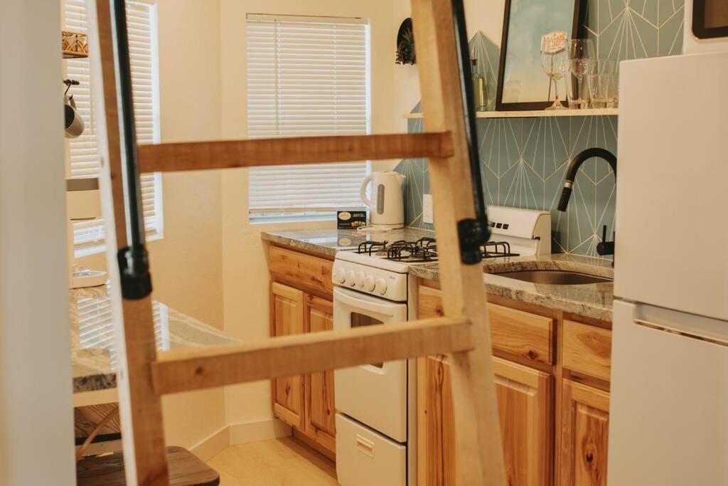 Agave Tiny House At Cactus Flower-Hot Tub-Pet Friendly-No Pet Fees! Albuquerque Exterior foto