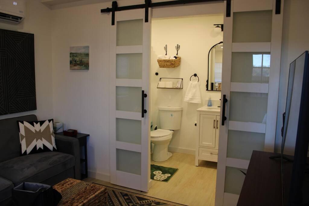 Agave Tiny House At Cactus Flower-Hot Tub-Pet Friendly-No Pet Fees! Albuquerque Exterior foto